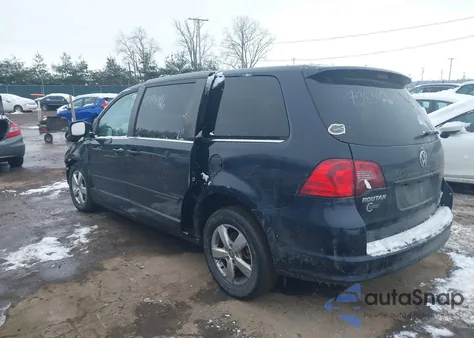 2010 Volkswagen Routan Se z USA, uszkodzony, nr VIN 2V4RW3D15AR306179